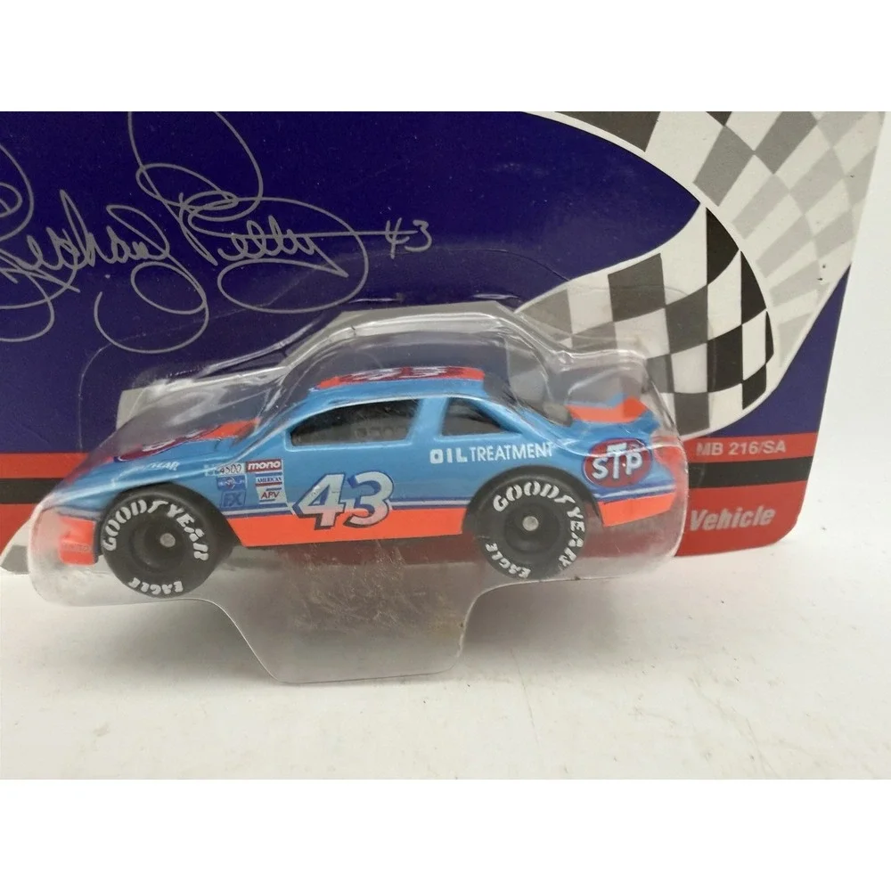 Vintage 1992 Matchbox Racing Super Stars Richard Petty #43 STP Pontiac NASCAR